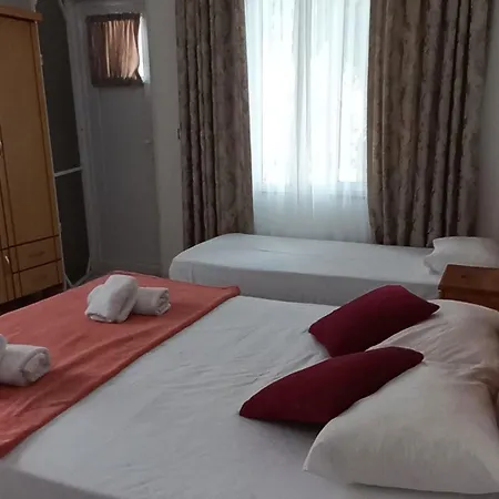 Couette-café Rosemary 4*