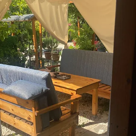 Couette-café Rosemary 4*